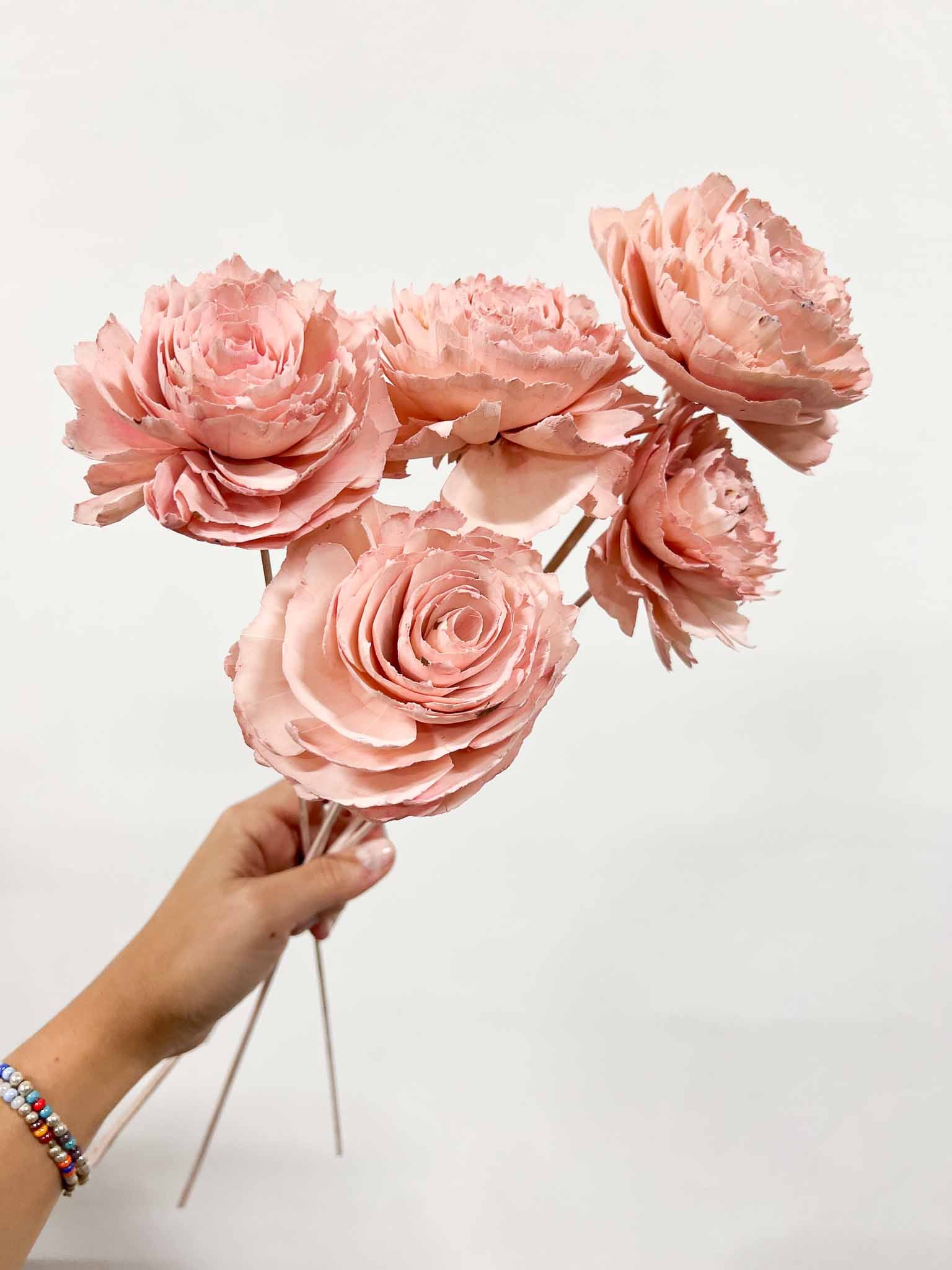 LORENA » Bouquet of pink artificial Roses made from manioc fiber