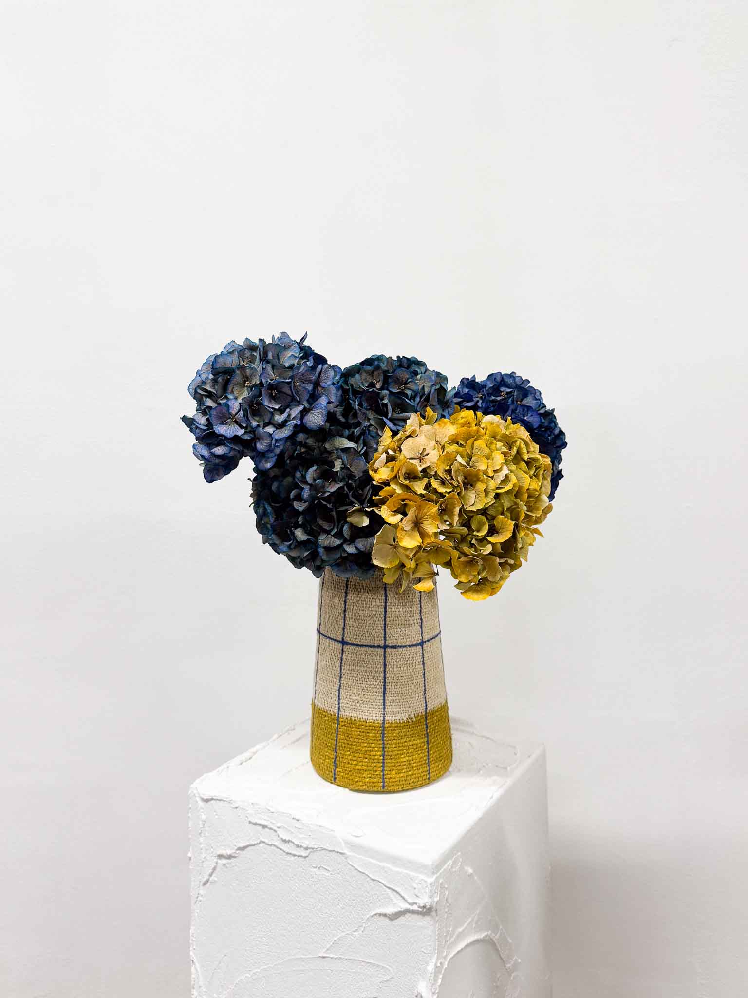 GIACINTO » Hand-painted natural fiber vase – H23 cm