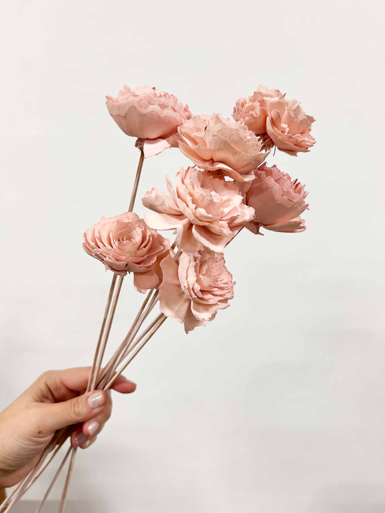 LORENA » Bouquet of pink artificial Roses made from manioc fiber