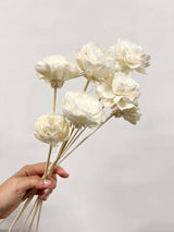 ODETTE » Bouquet of white artificial Roses made from manioc fiber