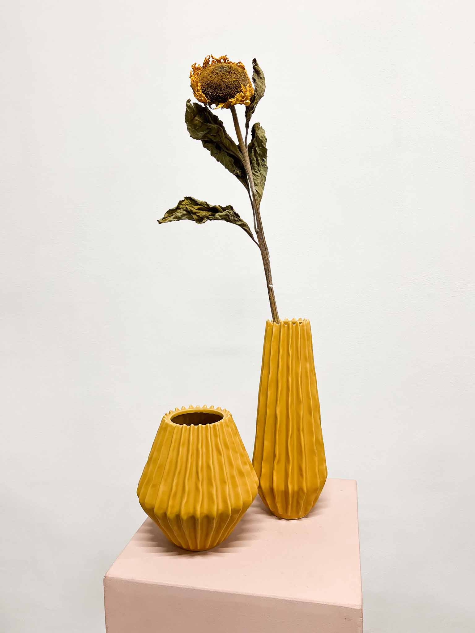 ELDAR » Vaso plissettato giallo ocra