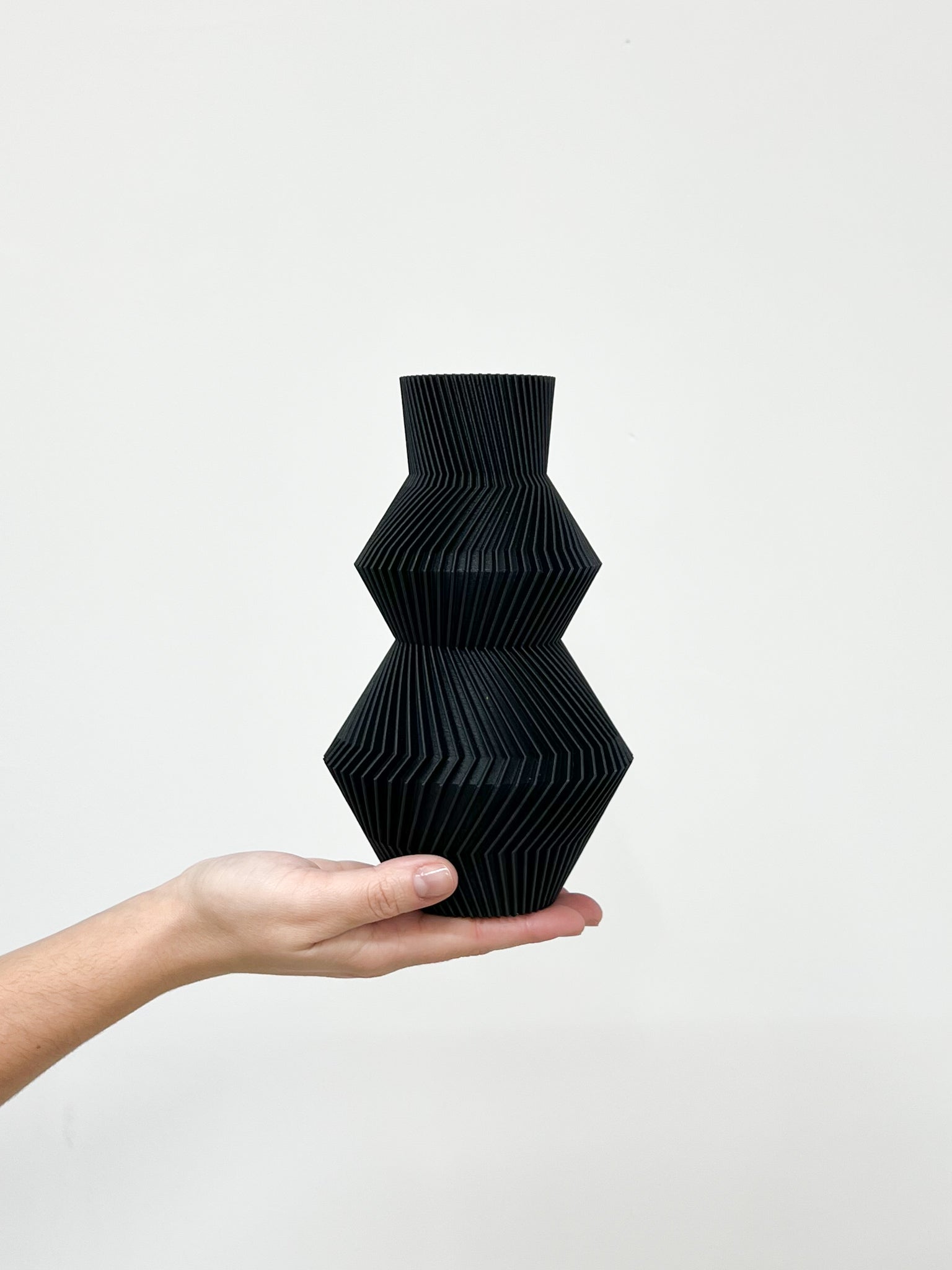 VALENTINA » Coal Black PLA Vase - 22cm