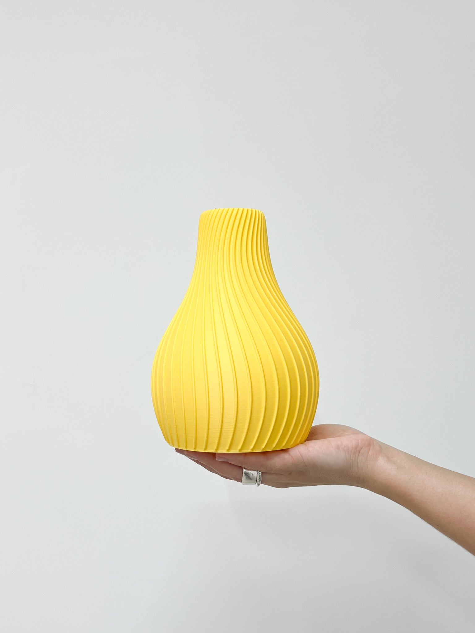 LEA » Vase en bioplastique jaune savane - 20 cm