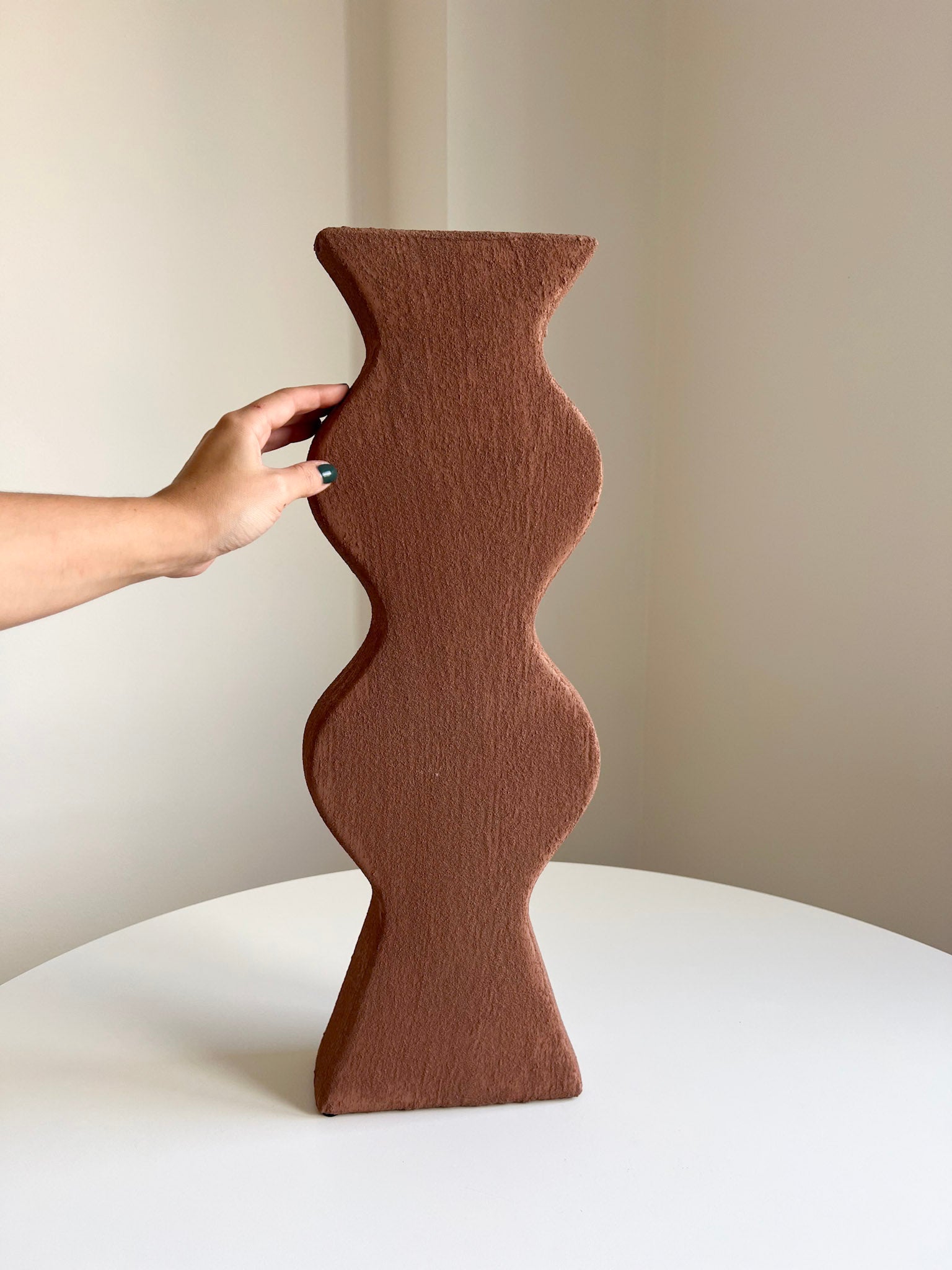 HELMUT » Vaso irregolare materico color terracotta