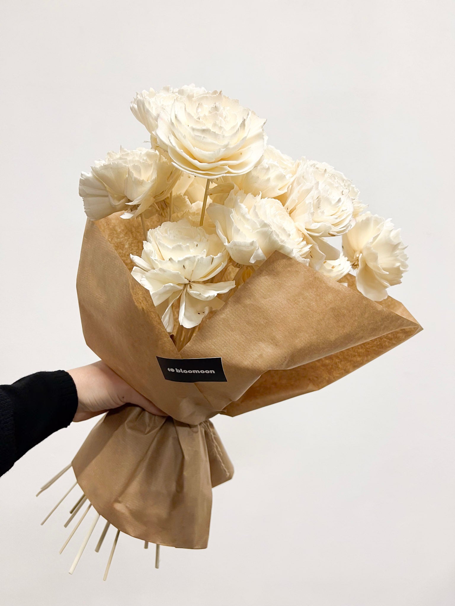 BUTTERFLY » Bouquet di rose bianche ricostruite in fibra di manioca