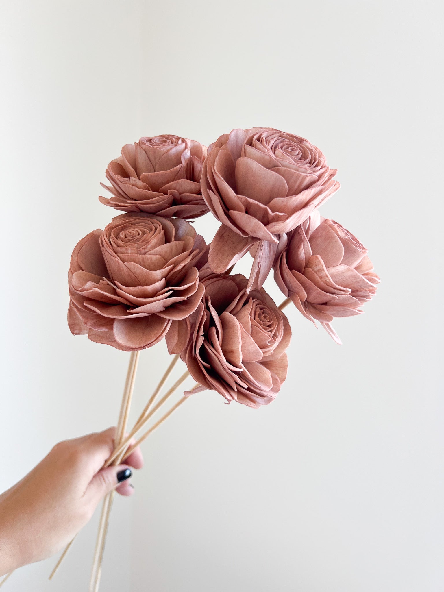 JULIETTE » Mazzo di rose rosa chiaro tagliate e ricostruite in fibra di manioca