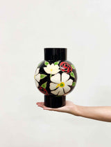 MOIRA » Vaso moderno di metallo con fiori dipinti a mano