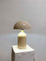 VELMA » Lampada da tavolo beige di metallo laccato - 45cm