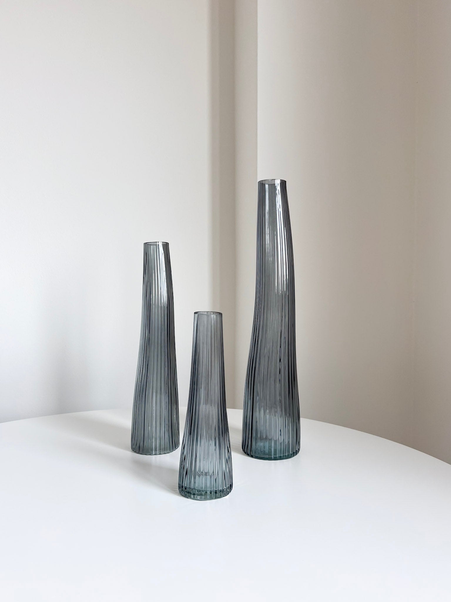 ALFEO » Vaso vetro irregolare slanciato grigio - Bloomoon