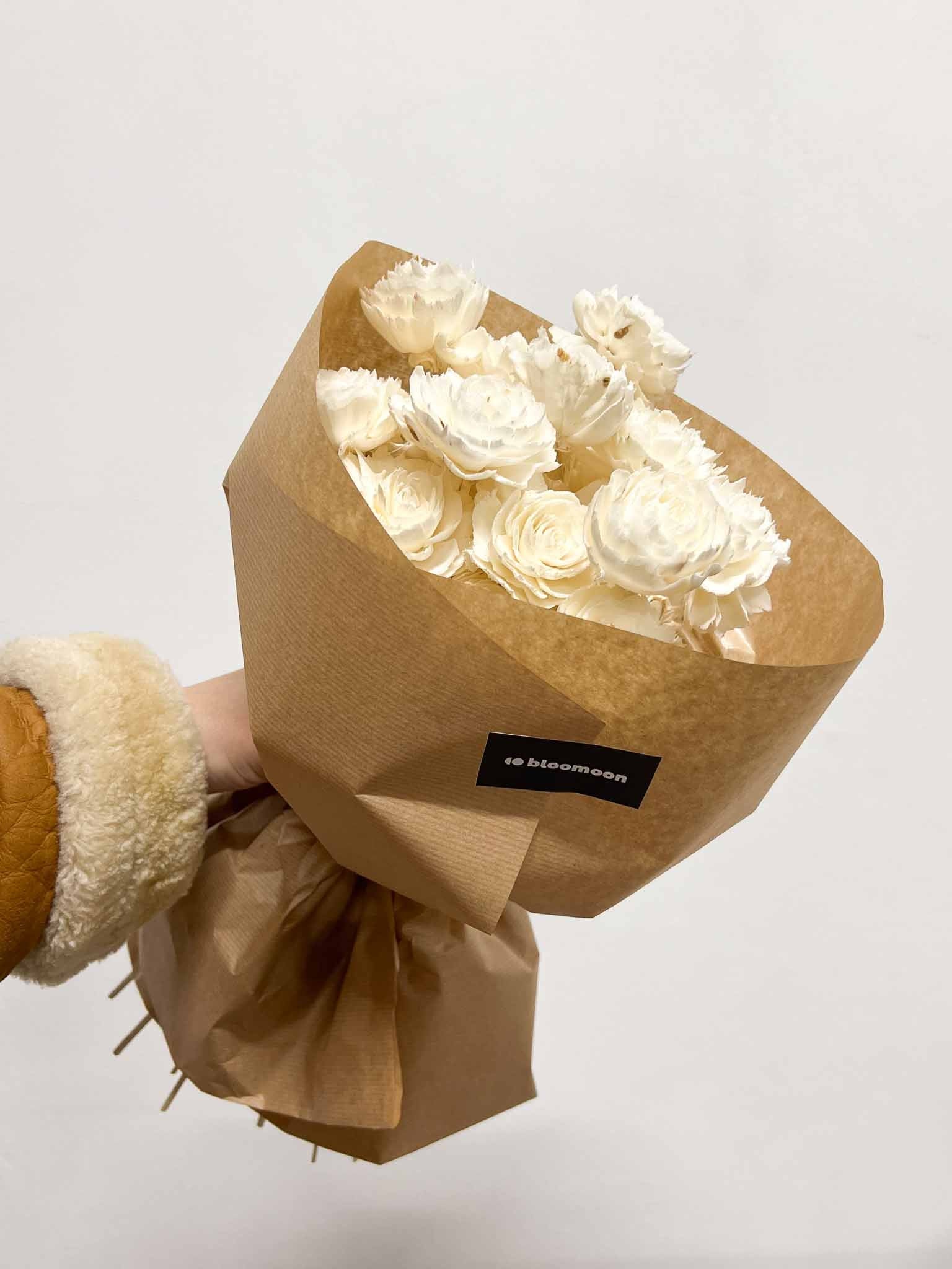 BUTTERFLY » Bouquet di rose bianche ricostruite in fibra di manioca - Bloomoon