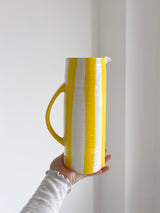 JOLY » Caraffa a righe giallo bianco di ceramica smaltata H27,5 - Bloomoon