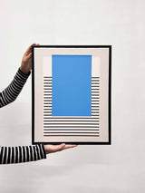 KIRINDA » Stampa su tela grafica azzurro con cornice 40x50cm - Bloomoon