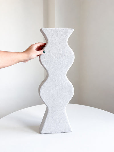 MUTHEL » Vaso irregolare materico color grigio chiaro - Bloomoon